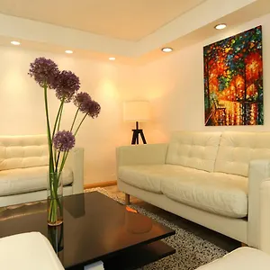 Apartment Cozy Souterrain-half-basement-apartment Included 2 Bicycles, Berlin
