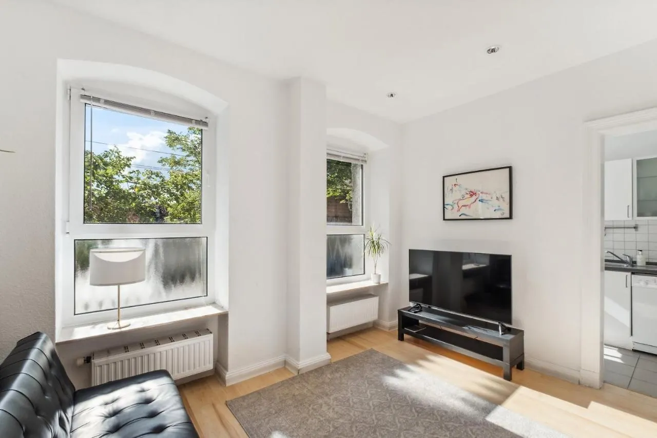 Bright 3-Room Apartment Near Prenzlauer Berg Berlin