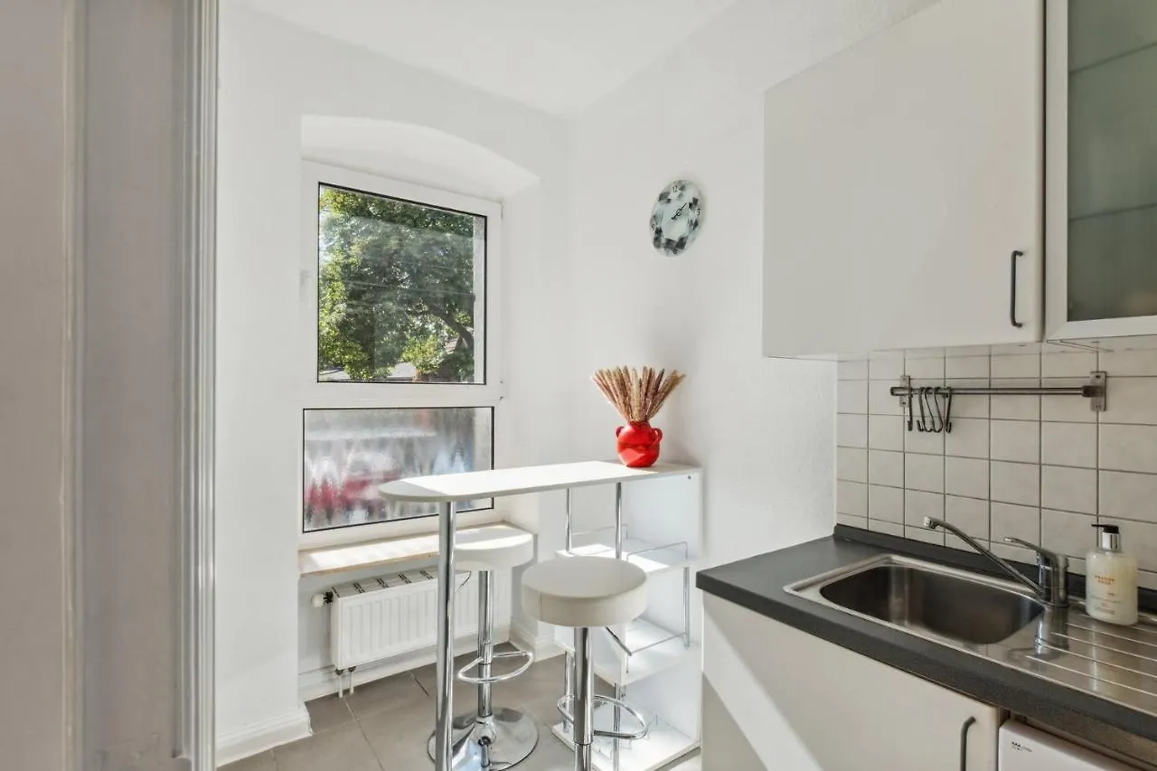 Bright 3-Room Apartment Near Prenzlauer Berg Berlijn