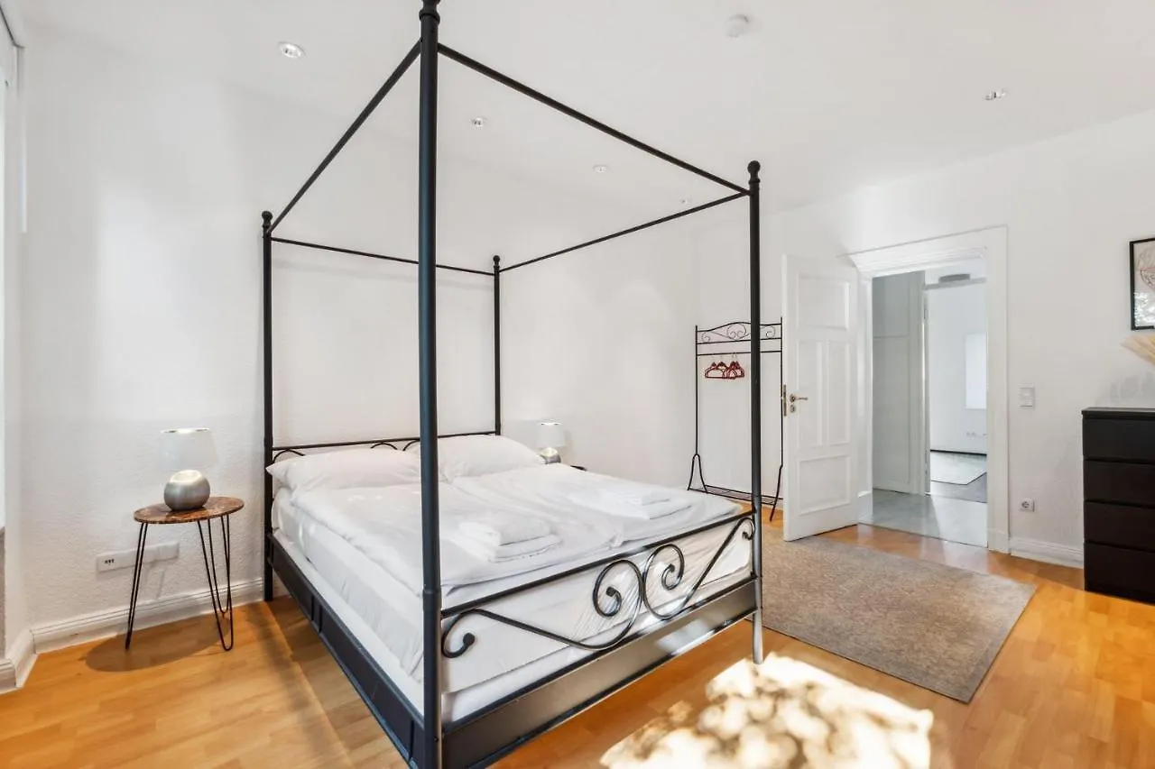 Bright 3-Room Apartment Near Prenzlauer Berg Berlin