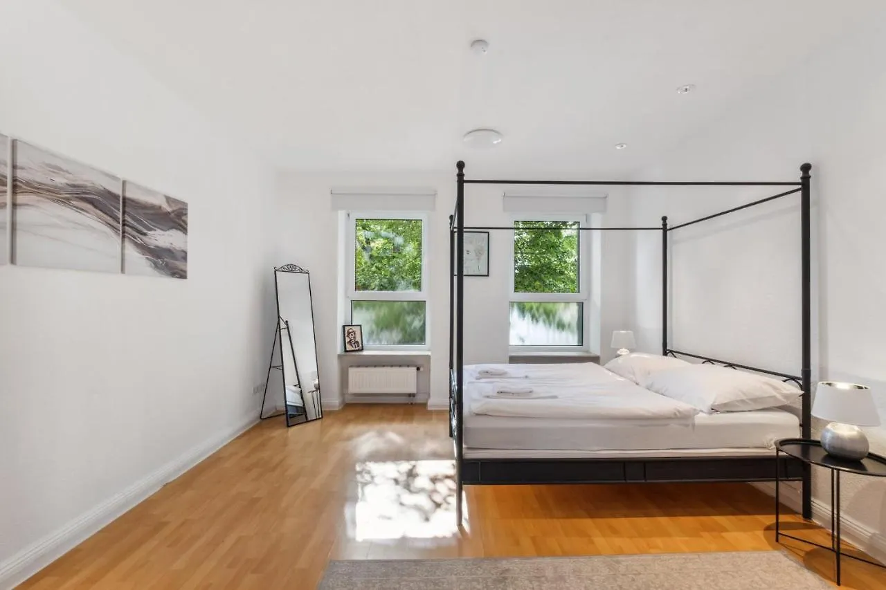 Bright 3-Room Apartment Near Prenzlauer Berg Berlin